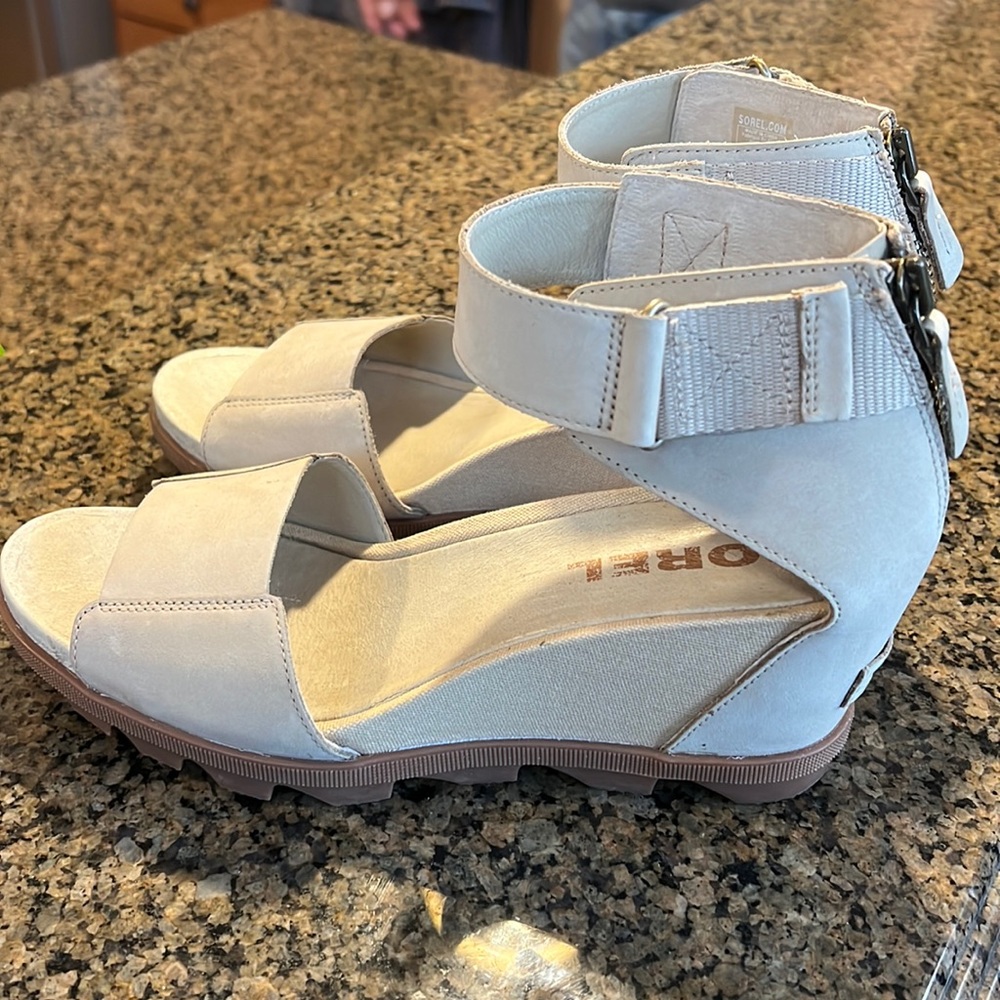 BRAND NEW - Sorel Tan Wedge Heels